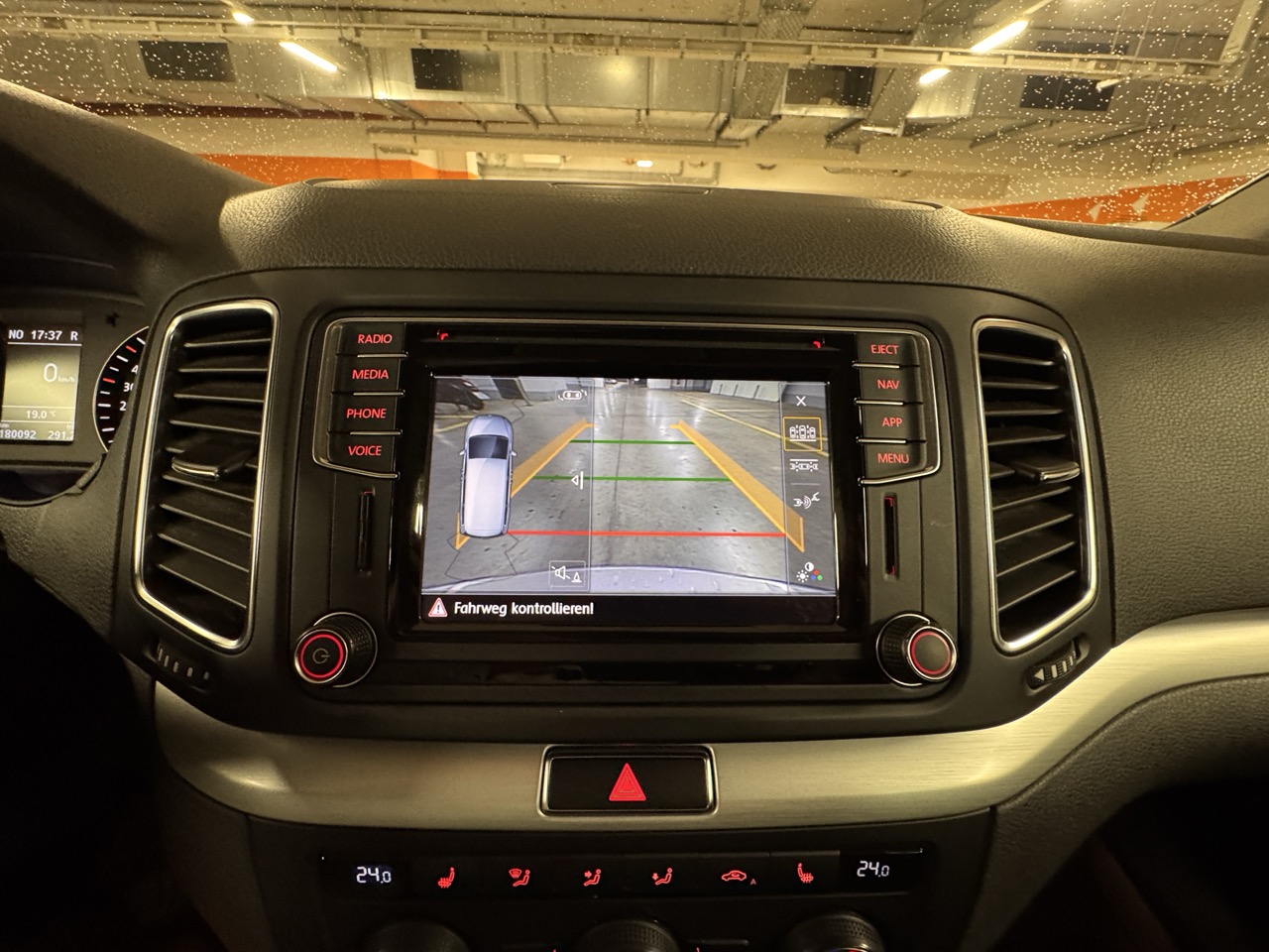 VW Sharan Business BMT SCR 2,0 TDI DSG